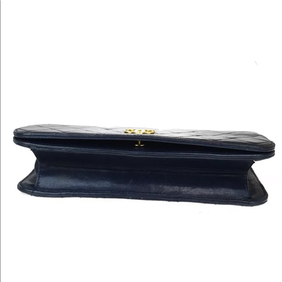 HOST PICK CHANEL AUTHENTIC MATALASSE FLAP VINTAGE - Picture 3 of 10